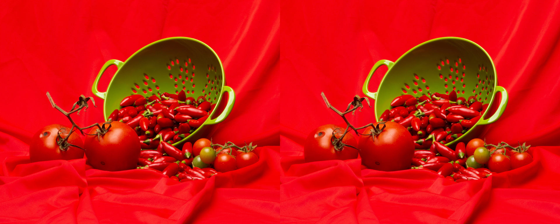 Chillies and Tomatoes 3D - Cross